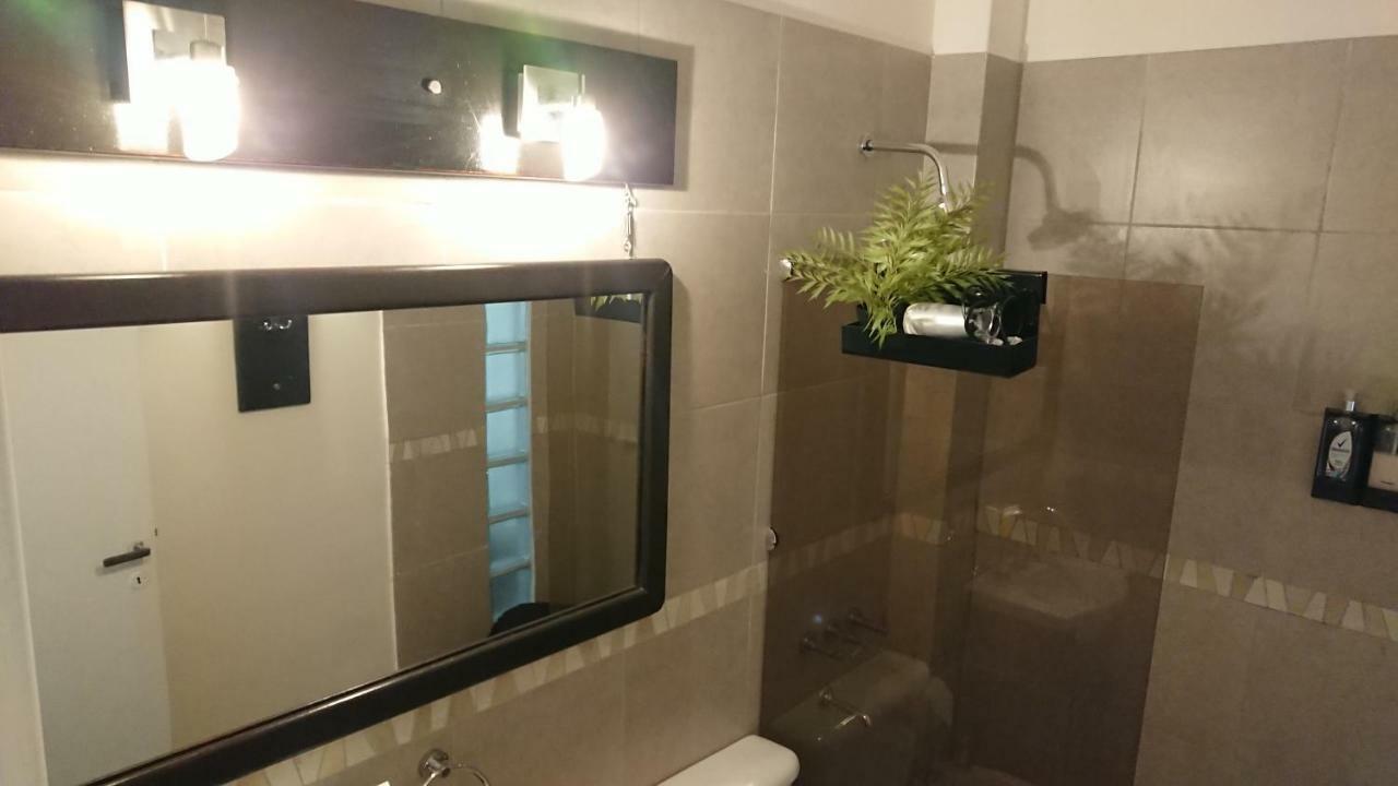 Excelente Departamento Con Balcon A La Calle Sobre Avenida Буенос-Айрес Екстер'єр фото